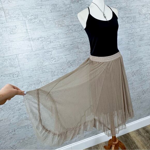 O2 Collection tan swiss dot sheer mesh handkerchief tulle midi skirt - Picture 5 of 7